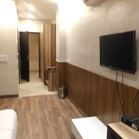 Aval International Hotel Gurgáon Kültér fotó
