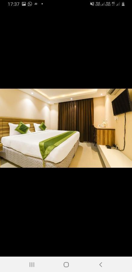 Aval International Hotel Gurgáon Kültér fotó