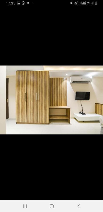 Aval International Hotel Gurgáon Kültér fotó